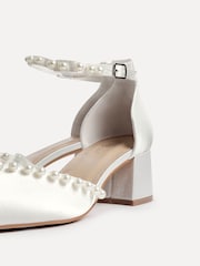 Linzi Cream Swan Court Heels With Pearl Details - Image 5 of 5