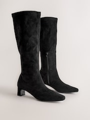 Negro - Forever Comfort® Chisel Toe Knee Sock Boots - Imagen 2 de 5