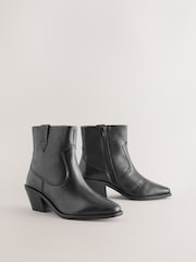 Usnje črne barve - Kavbojski gležnjarji s široko peto Forever Comfort® - Slika 2 iz 5