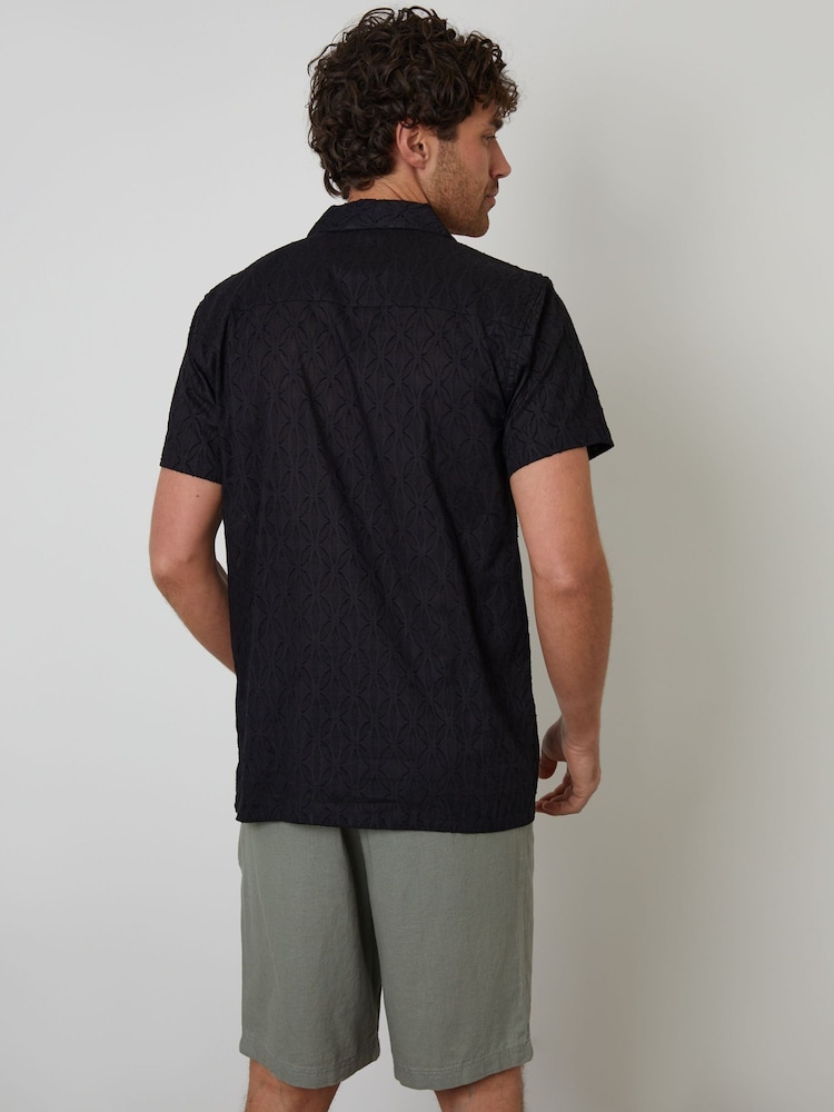 Черный - Threadbare 100% Cotton Textured Revere Collar Short Sleeve Shirt - Изображение 2 из 4