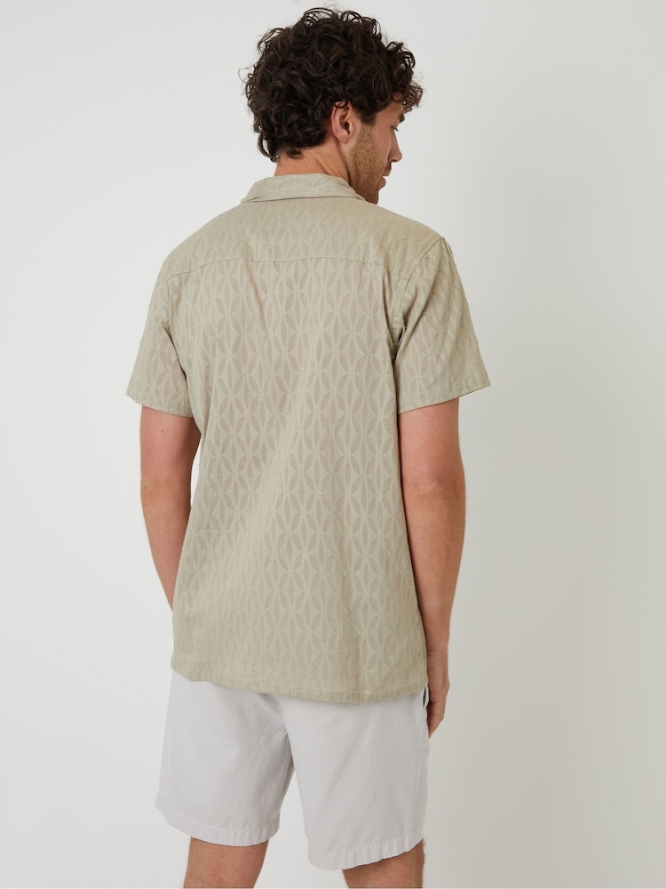 Бежевый - Threadbare 100% Cotton Textured Revere Collar Short Sleeve Shirt - Изображение 2 из 5
