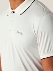 أبيض - Regatta Mens Remex II Jersey Polo Shirt - صورة 4 من 7