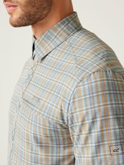 Regatta Blue/Orange Mens Travel Packaway Short Sleeve Shirt - Image 4 of 7