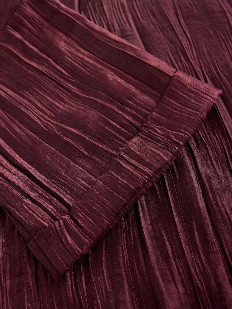 Burgundy Red Metallic Crinkled Short Sleeve Top - Image 7 of 7 Burgundy Red Metallic Crinkled Short Sleeve Top - Image 7 of 7