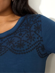 Live Unlimited Blue Curve Jersey Embroidered 100% Cotton T-Shirt - Image 4 of 4
