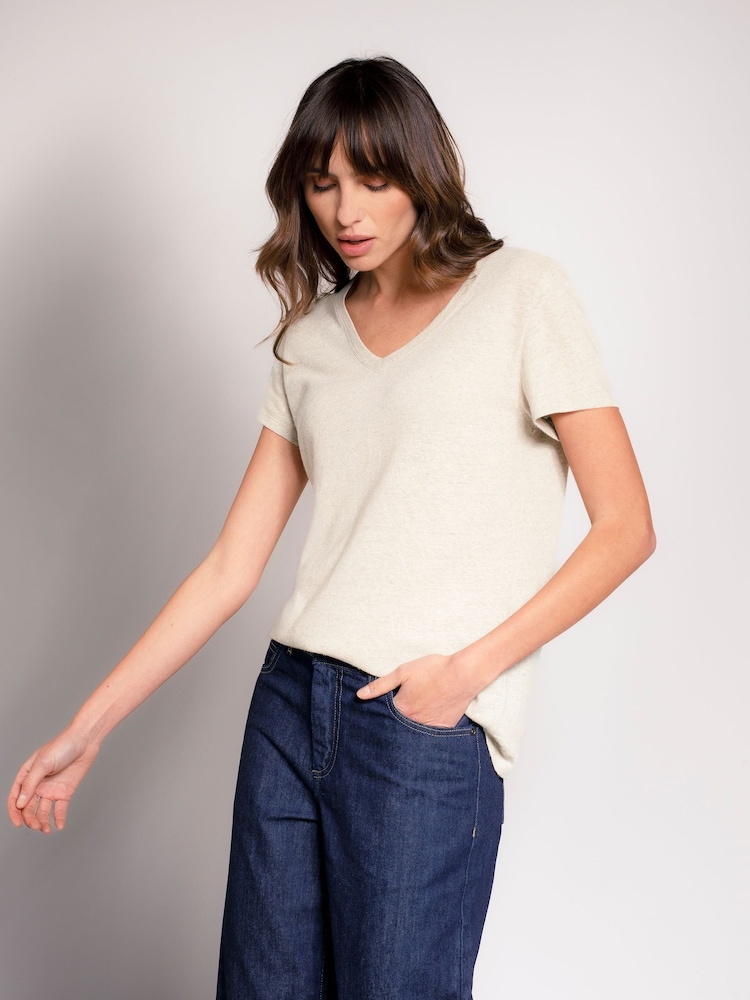 Celtic & Co. V-Neck Linen Blend T-Shirt - Image 2 of 3