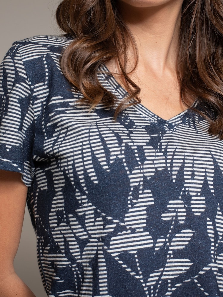 Celtic & Co. V-Neck Linen Blend T-Shirt - Image 4 of 5