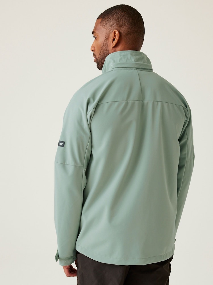 Regatta Green Mens Arana Softshell Jacket - Image 2 of 7