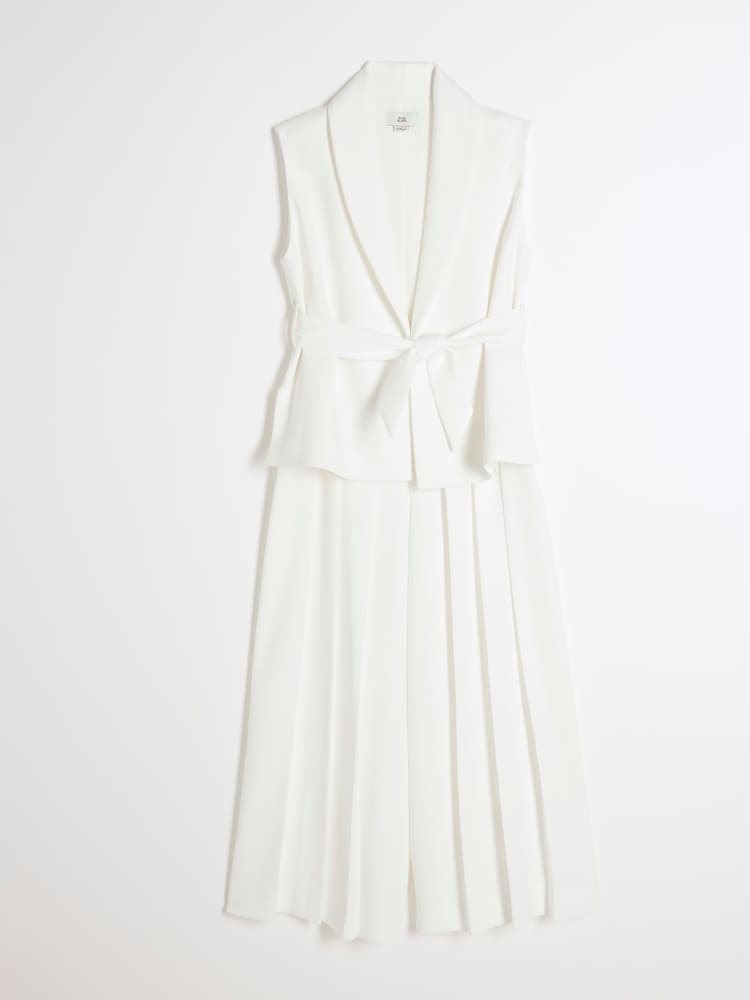 River Island White Girls 100% Cotton Sleeveless Jacket &Trouser Set - Image 3 of 5