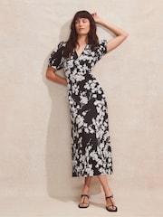 Ro&Zo Mono Ditsy V-Neck Midi Dress - Image 1 of 4