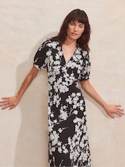 Ro&Zo Mono Ditsy V-Neck Midi Dress - Image 3 of 4