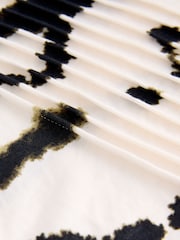 White/Black Animal Print Pintuck V-Neck Top - Image 4 of 5