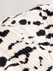 White/Black Animal Print Pintuck V-Neck Top - Image 5 of 5