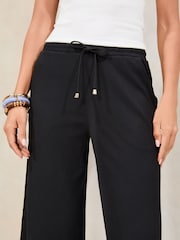 Zwart - Lipsy - Gekreukte broek met wijde pijpen - Image 3 of 4