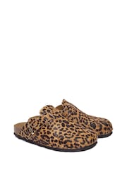 Celtic & Co. Stud Strap Clogs - Image 4 of 6