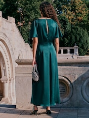 Verde esmeralda - Textured Satin Short Sleeve Midi Dress - Imagen 6 de 7