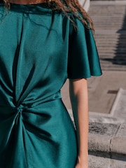 Verde esmeralda - Textured Satin Short Sleeve Midi Dress - Imagen 7 de 7