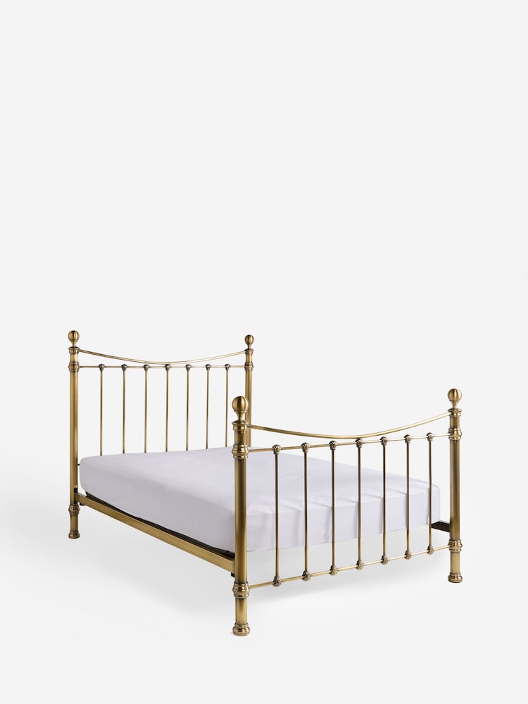 Pat Laura Ashley Hayworth - Imaginea 5 din 5 Pat Laura Ashley Hayworth - Imaginea 5 din 5