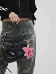 River Island Наплечная сумка из искусственной кожи с рюшами - Image 6 of 6