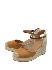 Dunlop Brown Wedge Shoes - Image 2 of 4