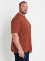 Червоний - BadRhino Big & Tall Soft Touch T-Shirt - Image 2 of 7
