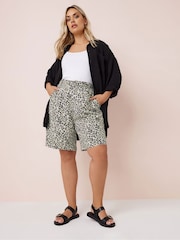 Yours Curve Animal Linen Bermuda Shorts - Image 2 of 5