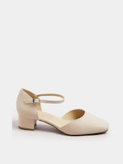 ניוד - Yours Curve Extra-Wide Fit Two Part Mary-Jane Pumps - תמונה 2 מתוך 5