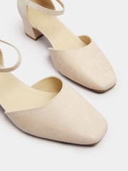 ניוד - Yours Curve Extra-Wide Fit Two Part Mary-Jane Pumps - תמונה 5 מתוך 5