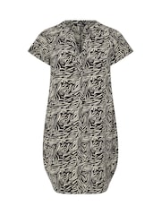 Yours Curve Black Pleat Front Detail Tunic Dress - Image 9 of 9