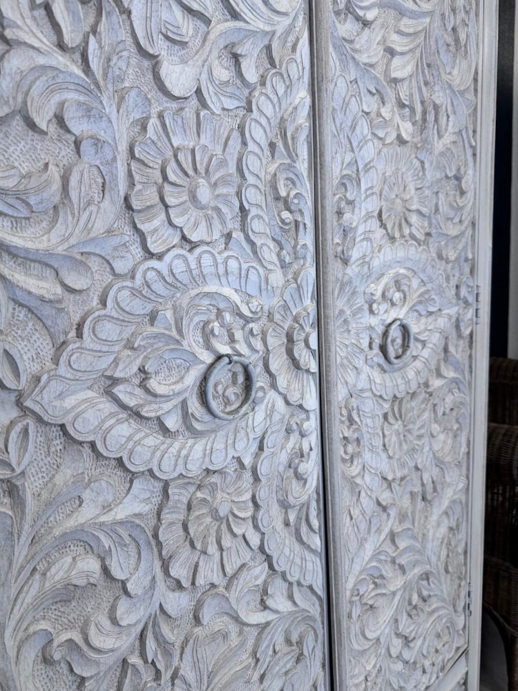 Kirei Home White Hand Carved Mango Wood Wardrobe - Image 6 of 6