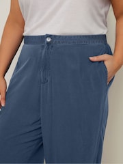 Pantalones de chambray con botones delanteros de Yours Curve - Imagen 4 de 5
