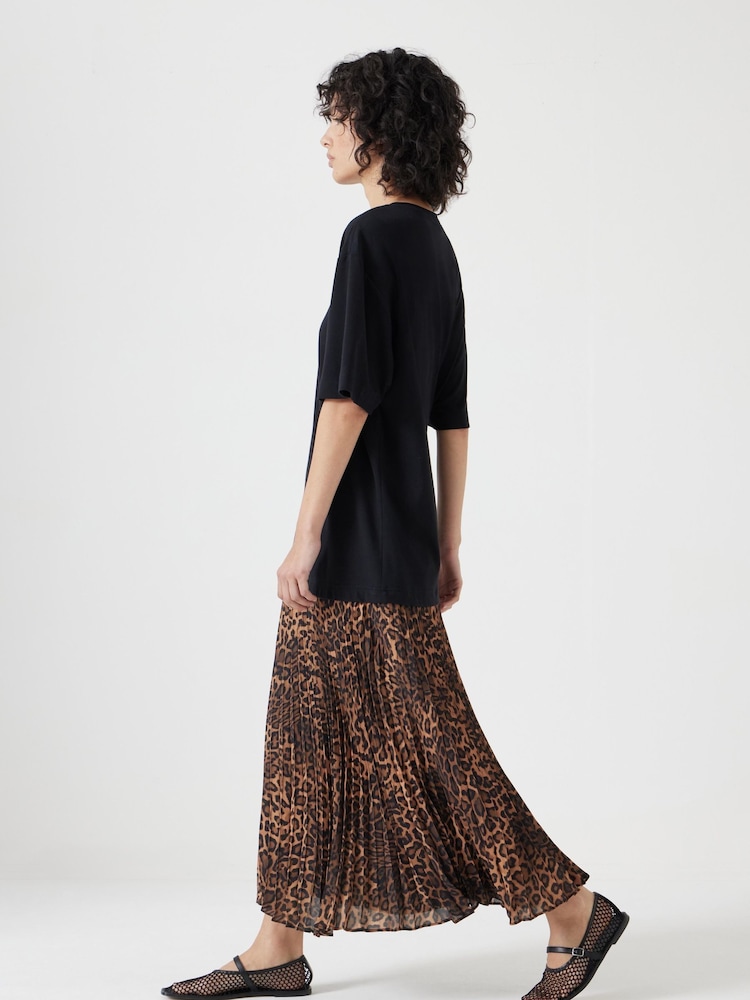 Hush Animal Esme Short Sleeve Pleated Midi Dress - Image 4 of 6