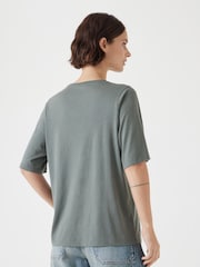 Verde - Hush Reece Relaxed T-Shirt - Imagen 3 de 5