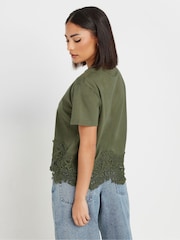 Verde - PixieGirl Petite Crochet Hem 100% Cotton T-Shirt - Imagen 3 de 5