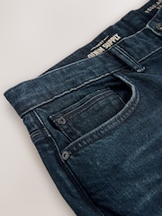 Inktblauw - Standaard toelopende pasvorm - Authentieke stretchy denim jeans - Afbeelding 17 van 20