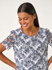 Top de encaje elástico con estampado de Roman - Imagen 3 de 5