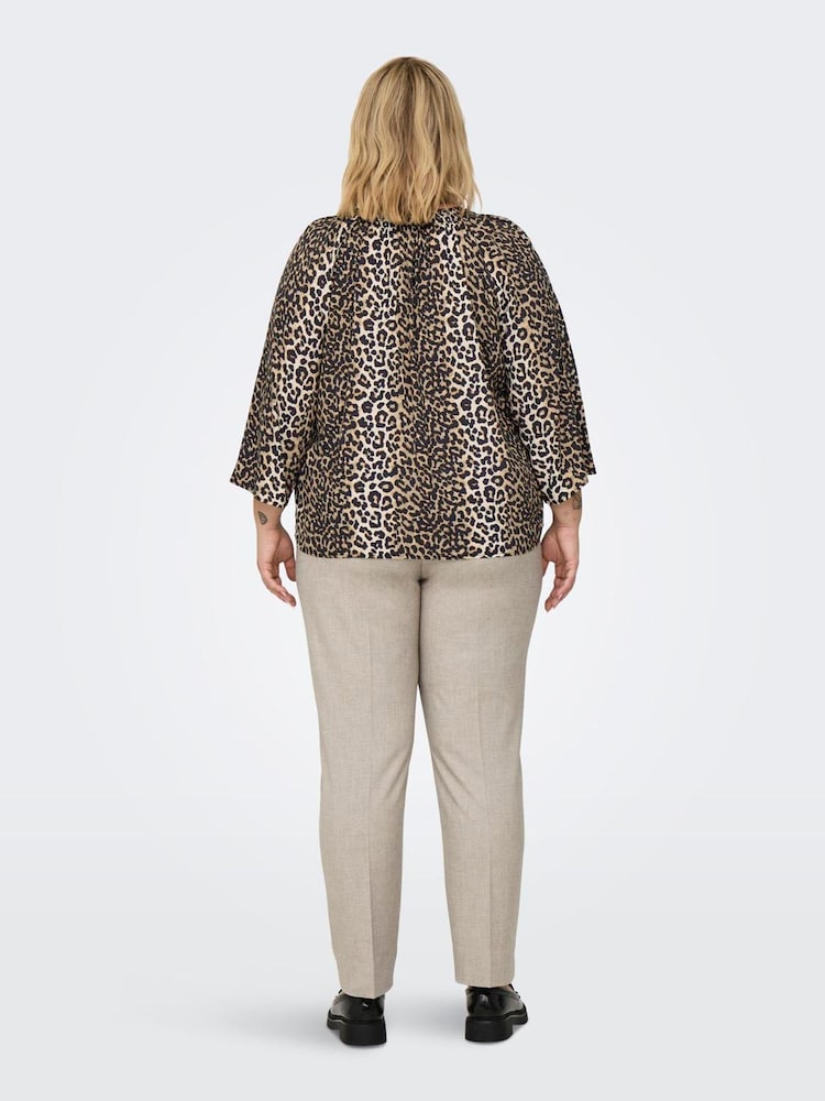 ONLY Curve Leopard Print V-Neck 3/4 Sleeve T-Shirt - Image 3 of 6