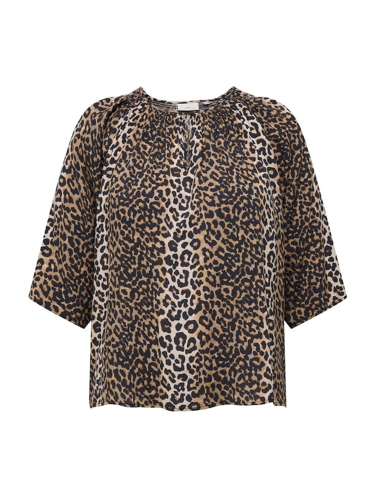 ONLY Curve Leopard Print V-Neck 3/4 Sleeve T-Shirt - Image 5 of 6