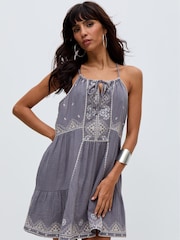 Raffya Jen Embrodiered Mini 100% Cotton Dress - Imagen 3 de 3