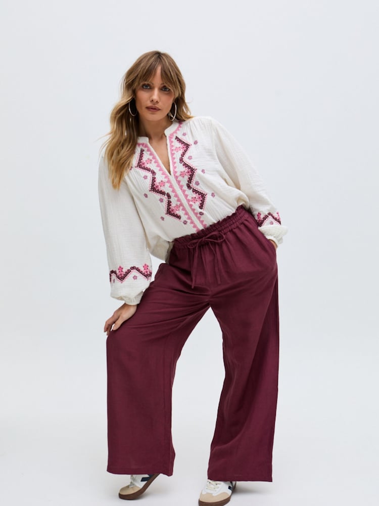 Rojo - Pantalones de lino de pernera ancha Paulina de Raffya - Imagen 2 de 5 Rojo - Pantalones de lino de pernera ancha Paulina de Raffya - Imagen 2 de 5