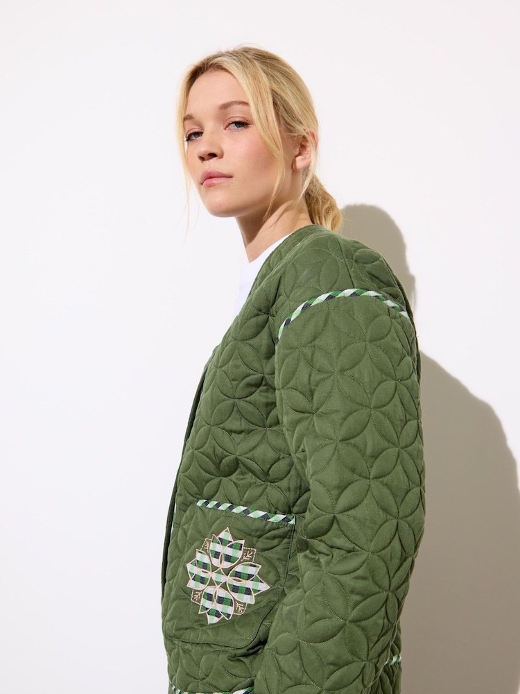 Oliver Bonas Green 100% Cotton Patchwork Quilted Jacket - Image 2 of 8 Oliver Bonas Green 100% Cotton Patchwork Quilted Jacket - Image 2 of 8