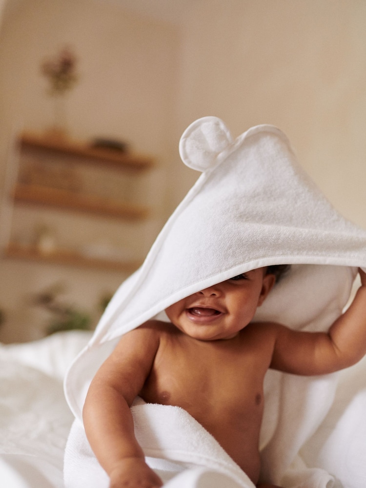 The White Company 100% Cotton Hydro Bear Hooded White Towel - Imagen 2 de 3