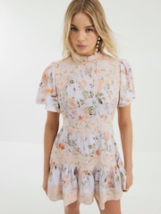 فستان قصير دانتيل بزهور من River Island - صورة 2 من 4