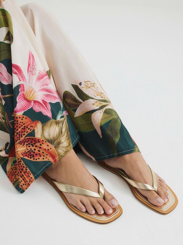 River Island Gold Leather Toe Thong Flat Sandals - Image 1 of 6
