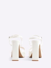 أبيض - River Island Sling Back Platform Sandals - صورة 4 من 6