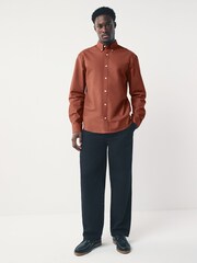 Marrón óxido - Corte estándar - Camisa Oxford manga larga - Imagen 3 de 9