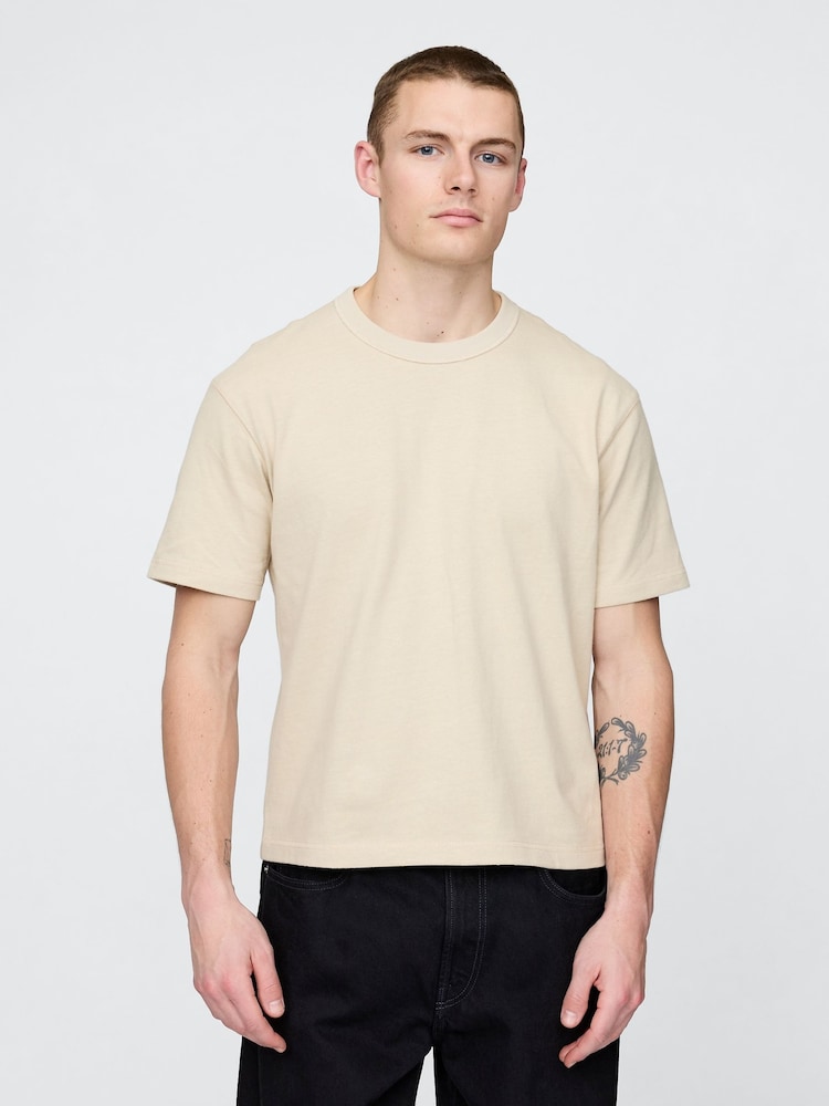 Beige - Gap – Gewaschenes UltraSoft schweres, kastenförmiges T-Shirt - Bild 1 von 4