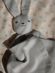 Konges Sløjd Grey Muslin Rabbit Toy - Image 3 of 5
