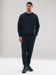 Preto - Ajuste regular - Moletom Crew com Capuz em Algodão Pesado e Rico - Imagem 2 de 7