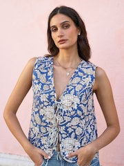 Yumi White Animal Reversible Cotton Quilted 100% Cotton Waistcoat - Image 3 of 5